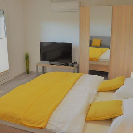 Apartma Vila Zigmund Cerknica Buitenkant foto