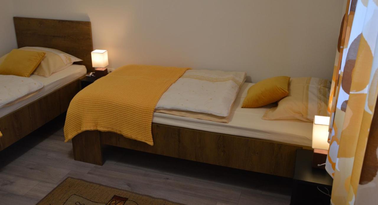 Apartma Vila Zigmund Cerknica Buitenkant foto